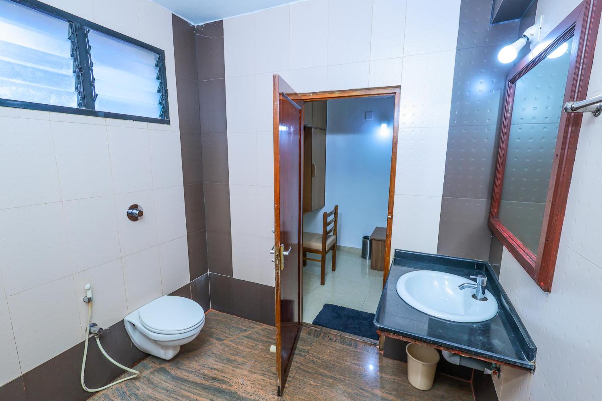 אודופי Hotel Janardana מראה חיצוני תמונה