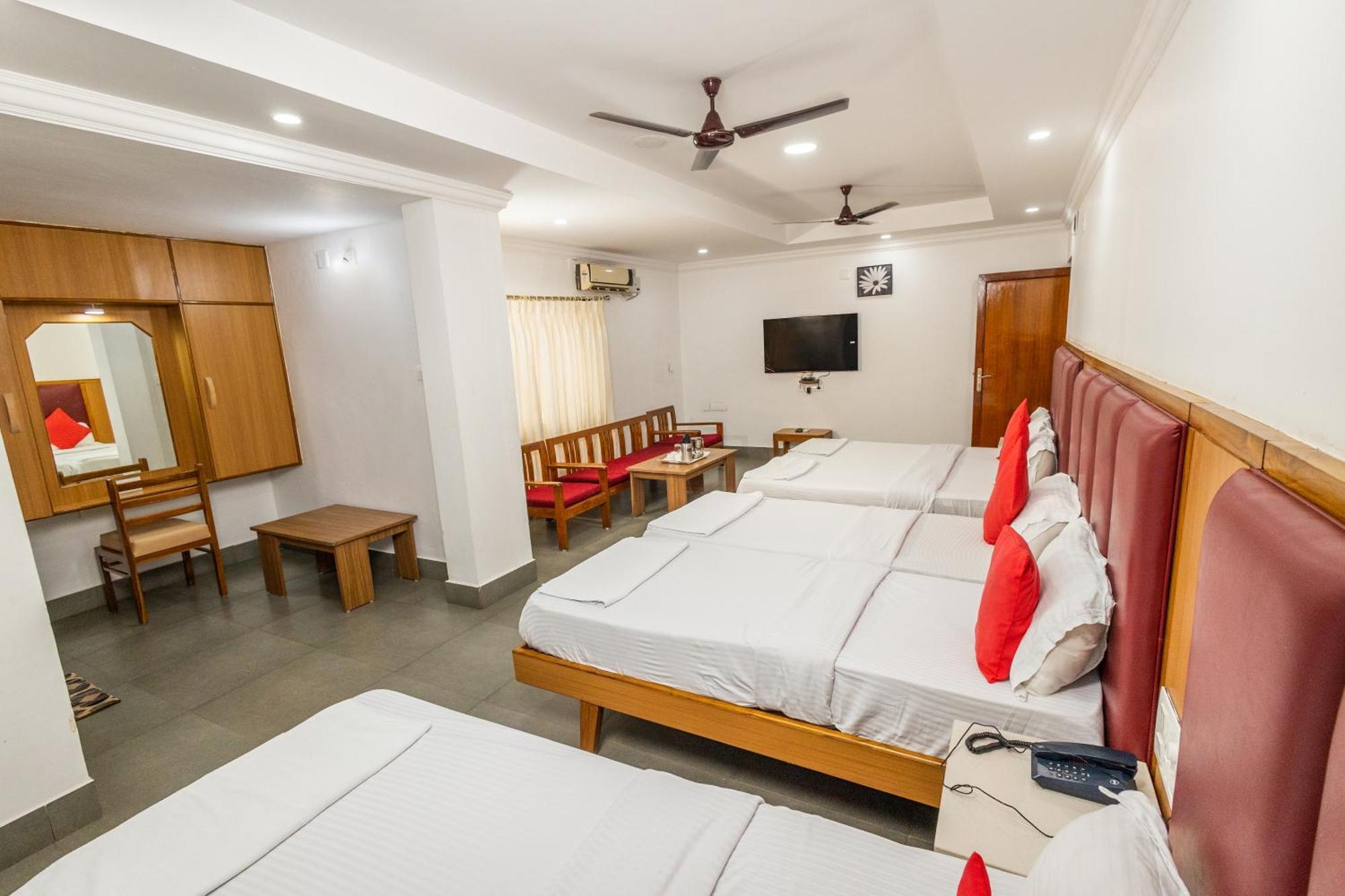אודופי Hotel Janardana מראה חיצוני תמונה