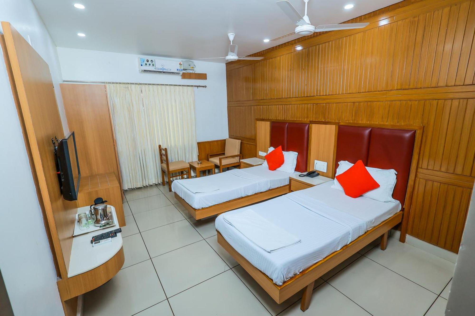 אודופי Hotel Janardana מראה חיצוני תמונה