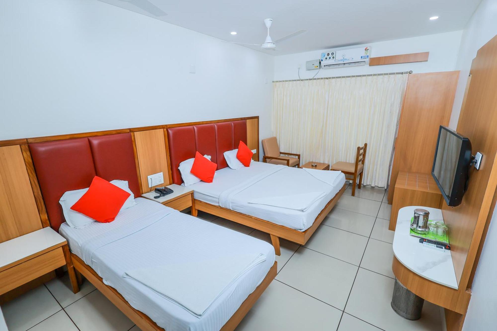 אודופי Hotel Janardana מראה חיצוני תמונה