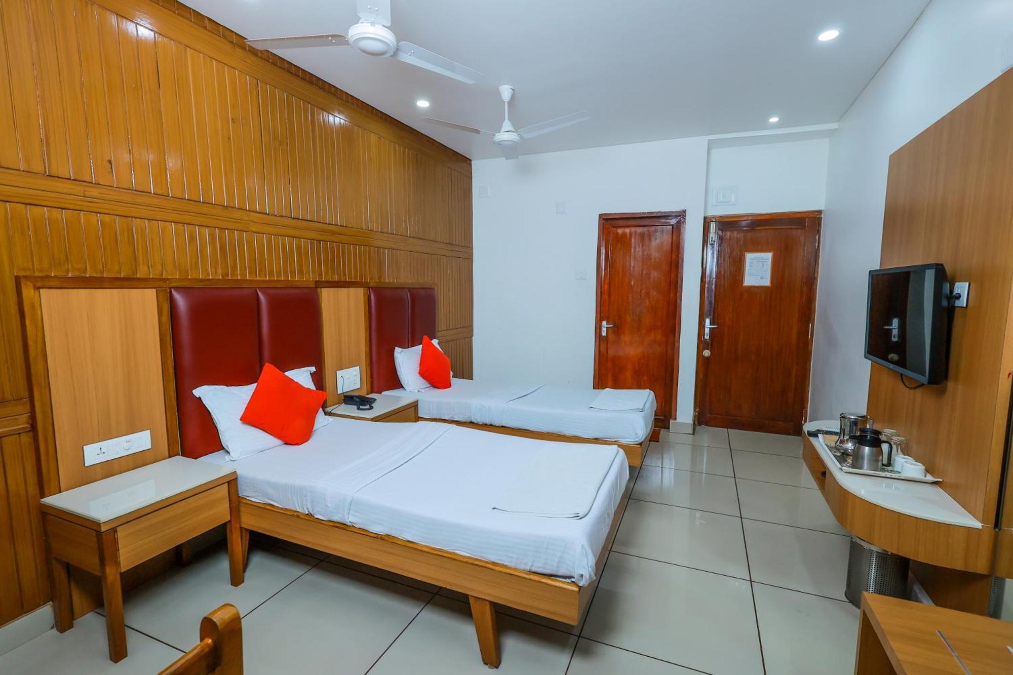 אודופי Hotel Janardana מראה חיצוני תמונה