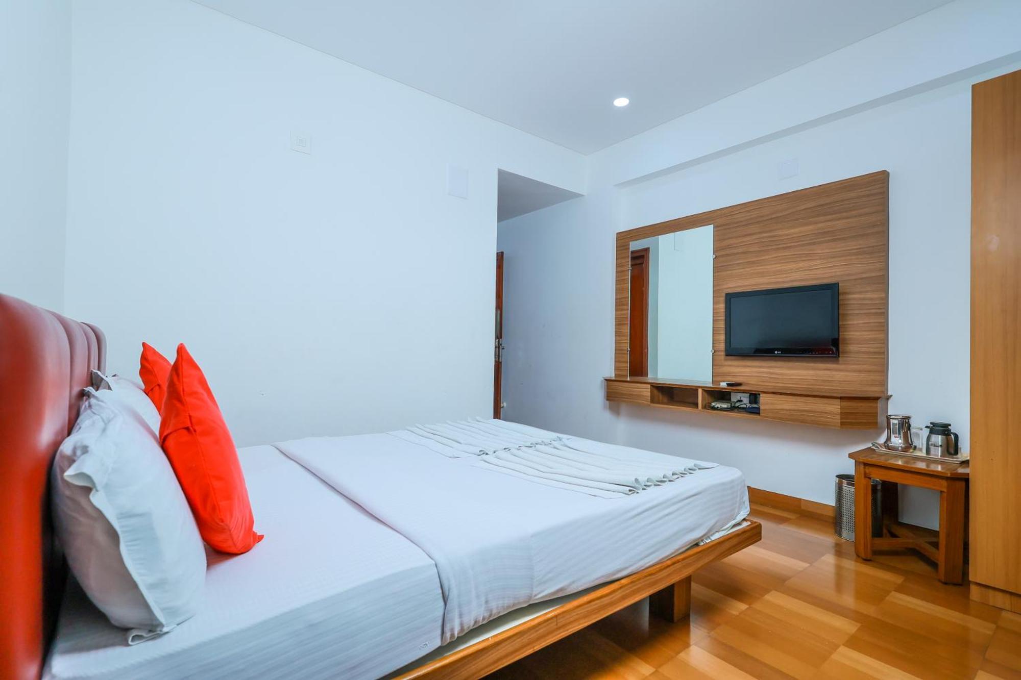 אודופי Hotel Janardana מראה חיצוני תמונה
