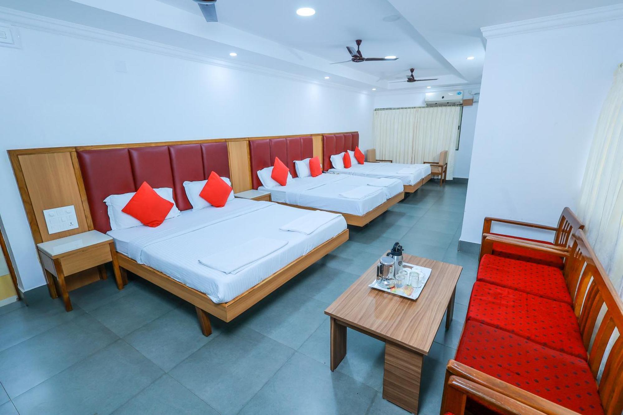 אודופי Hotel Janardana מראה חיצוני תמונה