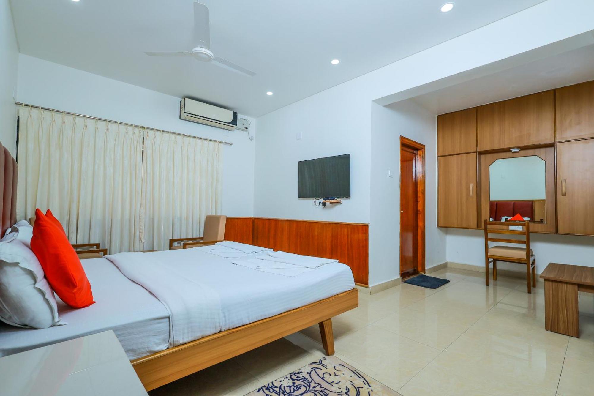 אודופי Hotel Janardana מראה חיצוני תמונה
