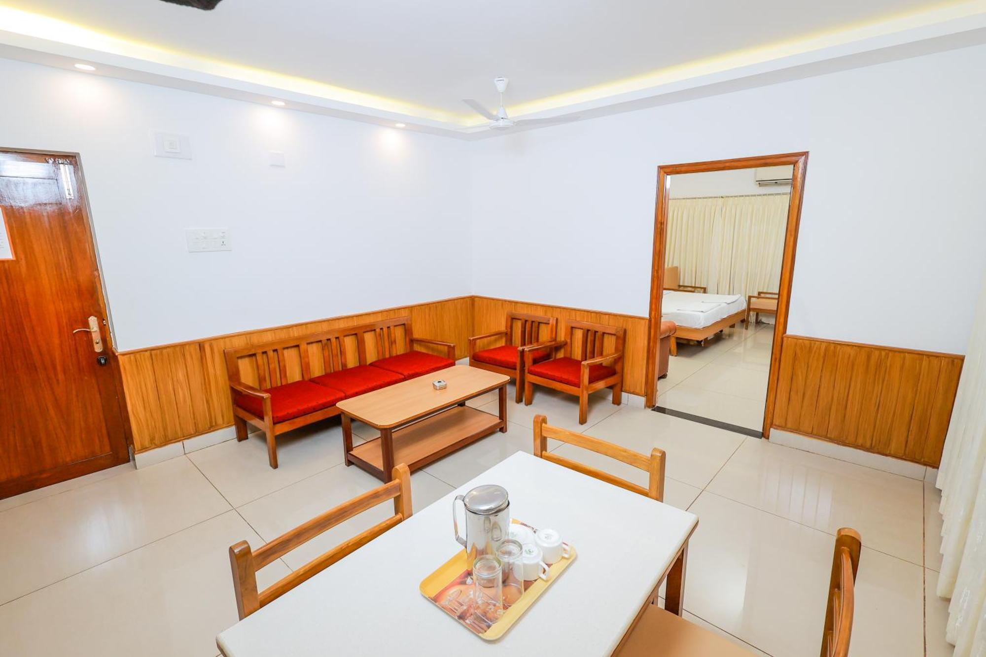 אודופי Hotel Janardana מראה חיצוני תמונה
