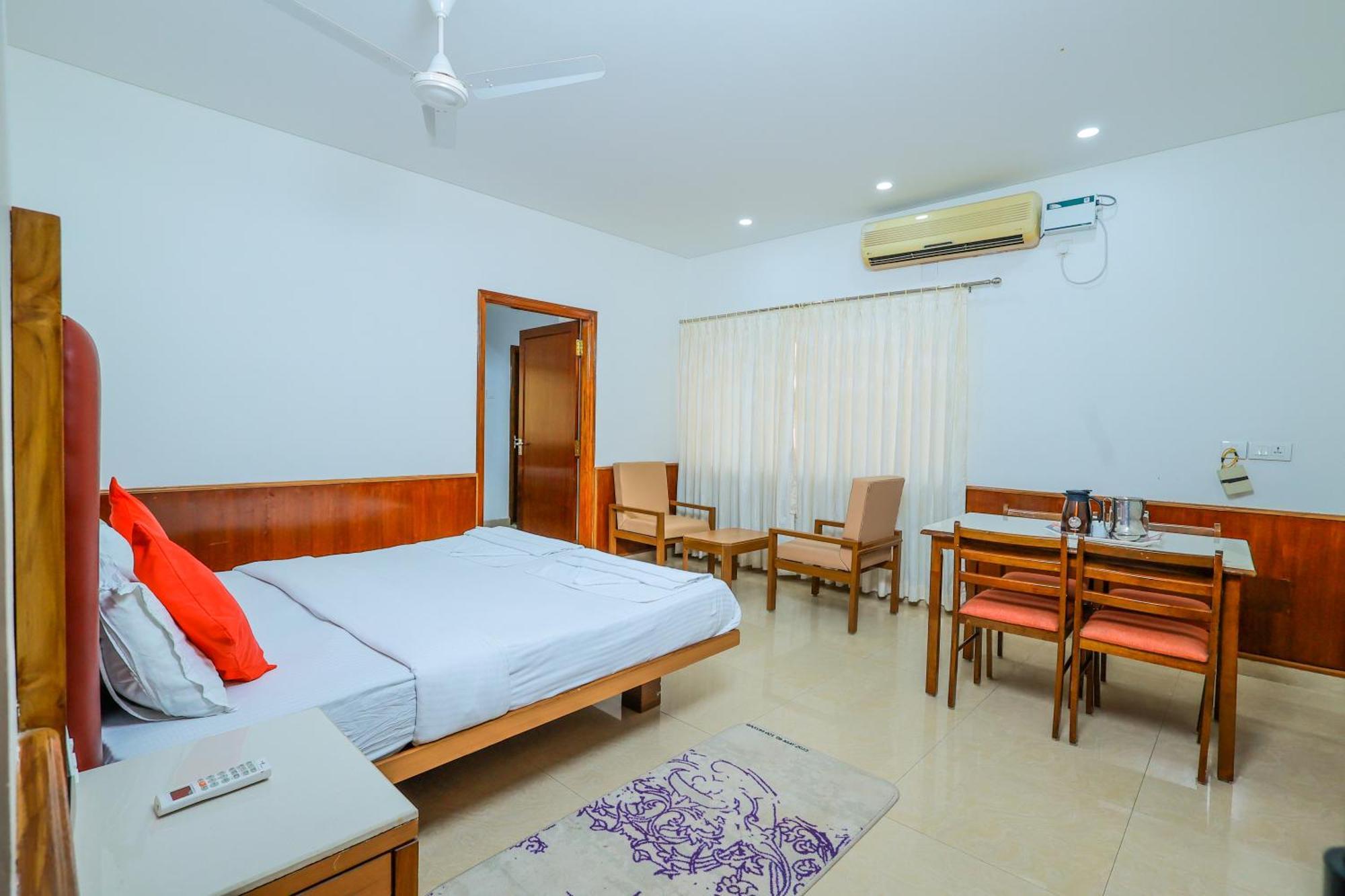 אודופי Hotel Janardana מראה חיצוני תמונה