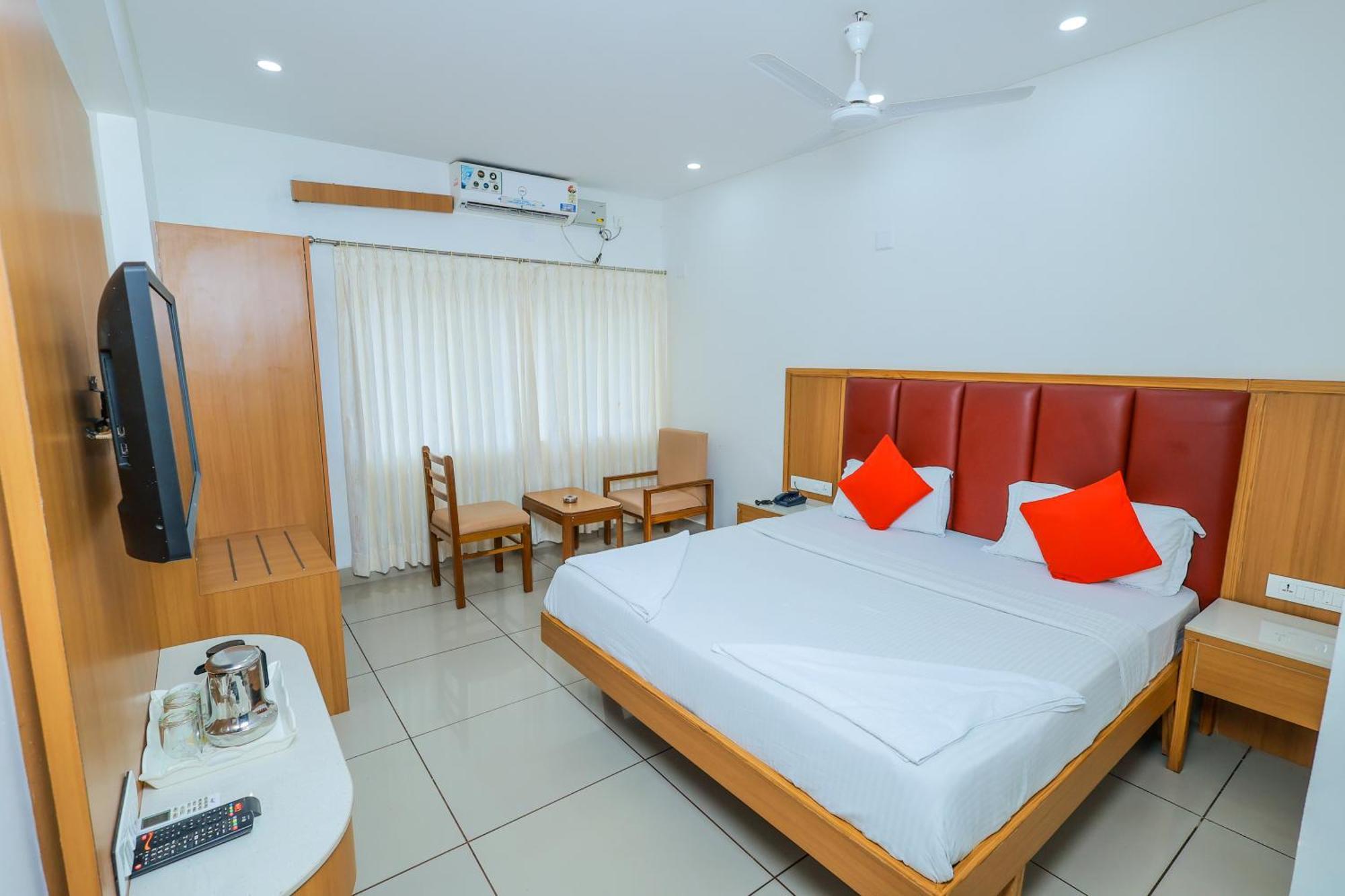 אודופי Hotel Janardana מראה חיצוני תמונה